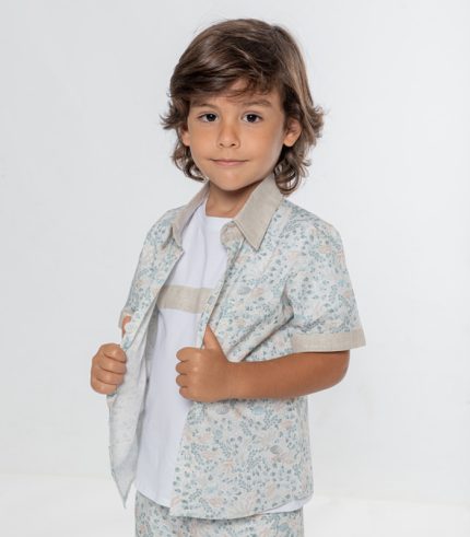 Boy Shirt Organic Cotton Colin is crafted from 100% organic cotton, offering an eco-friendly and stylish option for your little one’s wardrobe. This short sleeve shirt features beautiful prints and a refined design, making it perfect for summer outings. Whether paired with matching Billy shorts, this shirt combines comfort, style, and sustainability, ensuring your boy stands out while staying comfortable throughout the day.