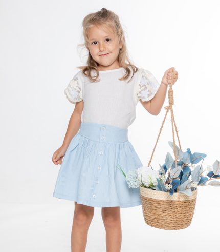 Elegant skirt for girls with a refined silhouette