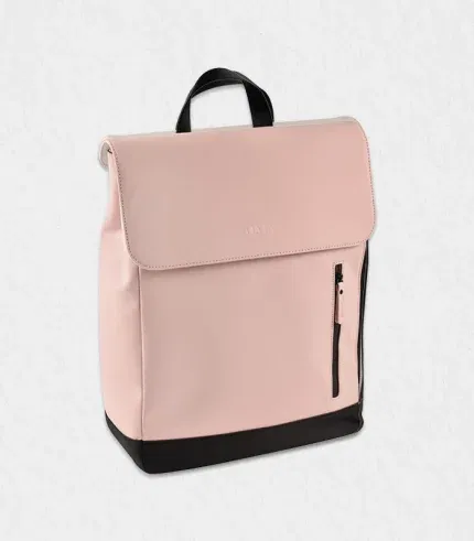 Close‑up of premium baby changing bag metal zipper and Eiffel‑Tower snap, highlighting durable nickel‑free hardware and Portuguese craftsmanship, perfect maternity changing bag for busy UAE parents travelling globally.